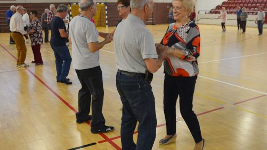 Seniorzy lubią sobie potańczyć 