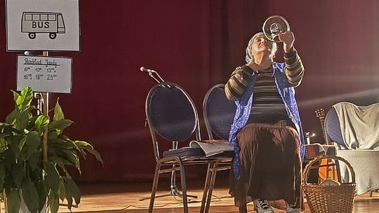 Seniorzy mają poczucie humoru. W ODS Malwa prezentowali swoje skecze