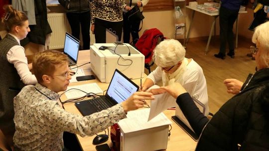 Seniorzy na lekcji zdrowia z NFZ