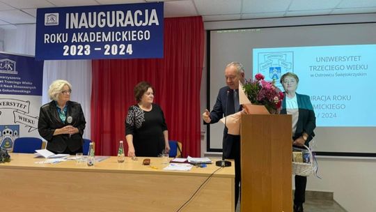 Seniorzy z Ostrowca zainaugurowali rok akademicki