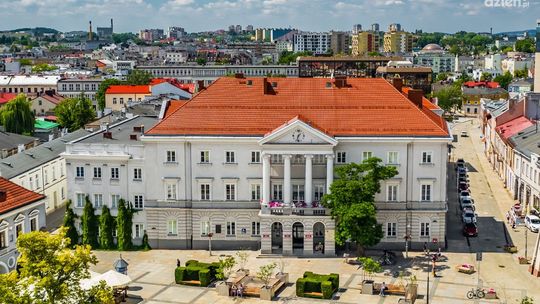 Siedmiu kandydatów w finale konkursu na rzecznika prezydentki Kielc