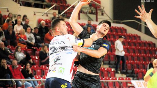 Sił wystarczyło do 40 minuty - wysoka porażka KSZO Odlewnia