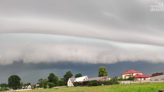 Silne burze z gradem przeszły przez region. To nie koniec