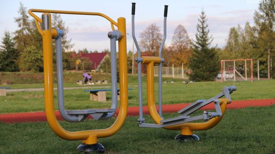 Siłownie plenerowe i place zabaw na osiedlach