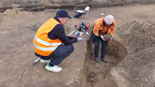 Ślady osadnictwa z okresu neolitu na placu budowy obwodnicy Opatowa