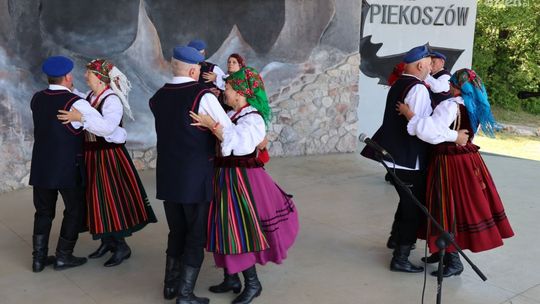 Słów kilka... - o zespołach ludowych