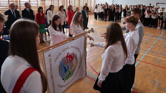 Ślubowanie wyjątkowego rocznika w ostrowieckiej SMS  