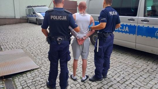 Śmiertelne pobicie w Ostrowcu: Areszt dla trzech mężczyzn, nadzór policyjny dla dwóch kobiet