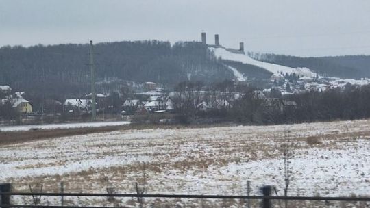 Śnieg nie odpuszcza, ale słabnie. Zimowy front nad Świętokrzyskiem
