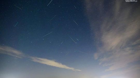 Spadające gwiazdy i zorza polarna. Takiej nocy dawno nie było