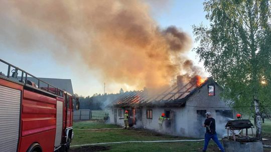 Spalił się budynek z plantacją konopii