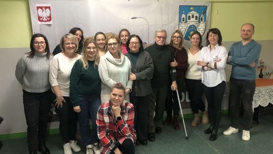 Społecznicy z RO Ogrody w Ostrowcu zapewniają poczęstunek wolontariuszom WOŚP