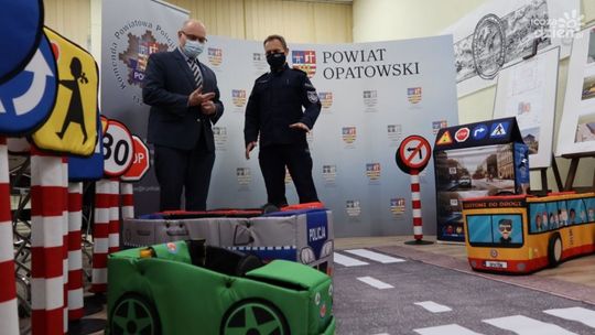 Sprzęt edukacyjny dla opatowskich policjantów 