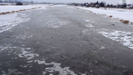 Stan rzek pod nadzorem strażaków. Czy w powiecie ostrowieckim grozi nam powódź?
