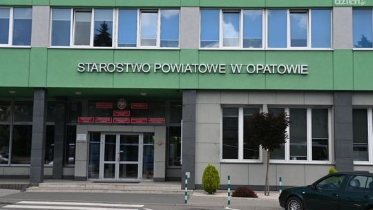 Starosta opatowski i zarząd powiatu zachowali swoje funkcje