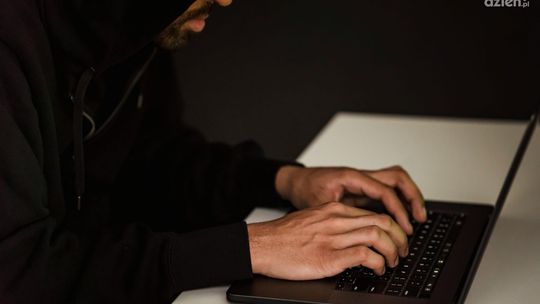 Starsza kobieta padła ofiarą oszusta