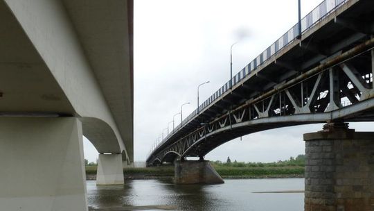 Stary most w Sandomierzu demontowany 