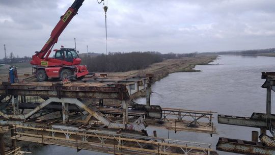 Stary most w Sandomierzu przecięty 