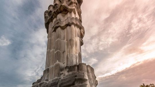 Stowarzyszenie Spójnik nabyło komunistyczny pomnik z Kadzielni 