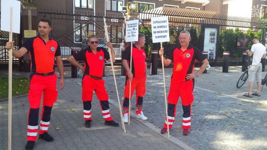 Strajkujący medycy czekają na decyzje rządu