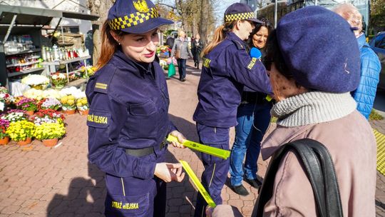 Straż Miejska dba o bezpieczeństwo odwiedzających cmentarze