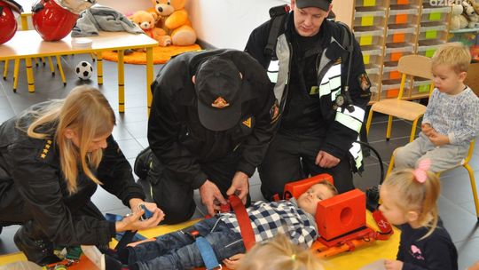 Strażacy u przedszkolaków 