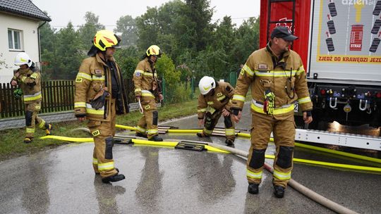 Strażacy wciąż usuwają skutki opadów [GALERIA]