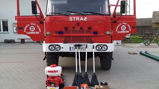 Strażacy z OSP w Lasocinie z nowym pojazdem 