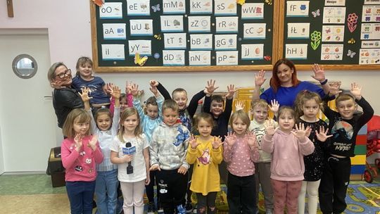 "Strzał w 10-tkę" - mali reporterzy rozmawiają o kobietach