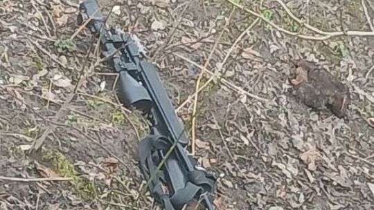 Strzelał w kierunku policjantki. 34-latek z gminy Ożarów aresztowany na trzy miesiące