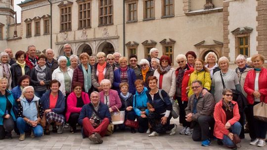 Studenci seniorzy na start