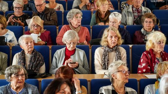Studenci Uniwersytetu III Wieku zainaugurowali rok akademicki