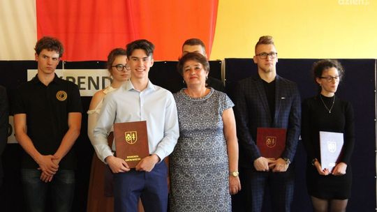 Stypendia dla najlepszych uczniów w powiecie