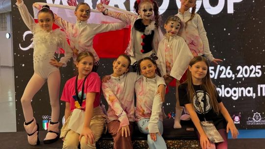 Sukces kieleckich akrobatek na Pucharze Świata w Bolonii