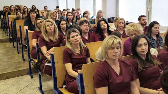 Sukcesy ostrowieckiej   uczelni w szkoleniu nowych pokoleń pielęgniarek  