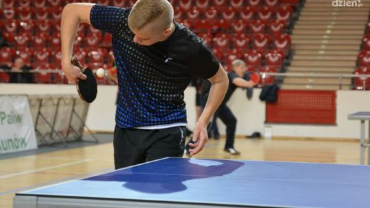 Świąteczno - Noworoczne granie w tenisa stołowego