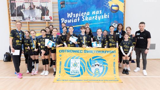 Świetny występ Akademii Volley Stars Ostrowiec Świętokrzyski. Są awanse do finału ogólnopolskiego