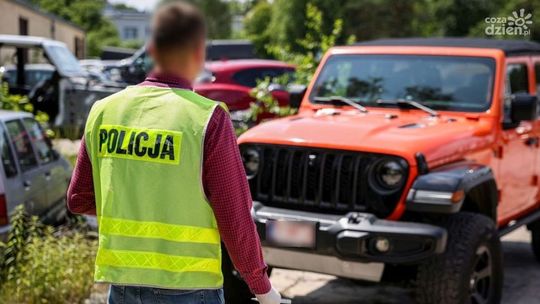 Świętokrzyscy policjanci rozbili szajkę złodziei samochodów. Straty wyceniono na 8 milionów złotych