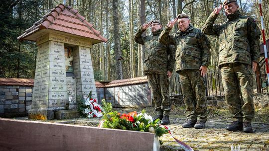 Świętokrzyscy terytorialsi oddali hołd majorowi „Nurtowi” w 50. rocznicę jego śmierci