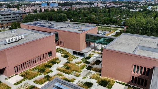 Świętokrzyski Kampus GUM zaprasza! Dziś bezpłatny zabytkowy autobus zawiezie Was na miejsce!