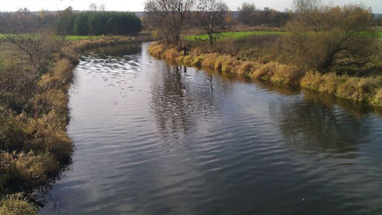 Świętokrzyskie rzeki osiągnęły stan ostrzegawczy i alarmowy  