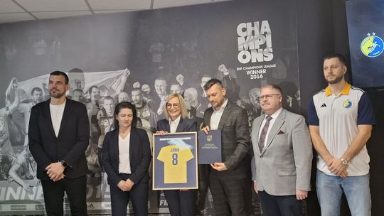 Świętokrzyskie wspiera Iskrę Kielce. Umowa na promocję regionu podpisana