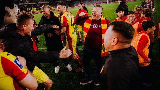 Szalony sezon Ekstraklasy za nami. Korona Kielce się utrzymała i pobiła rekord frekwencji na Exbud Arenie [podsumowanie]