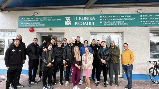 Szczypiorniści Industrii włączyli się do remontu oddziału endokrynologii dziecięcej 