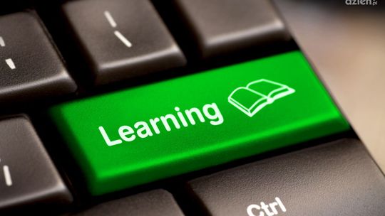 Szkolenia e-learningowe – czy to ma sens?