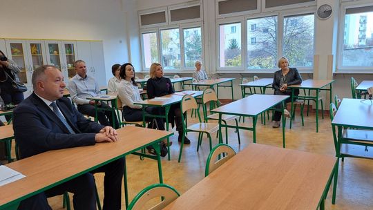 Sztuczna inteligencja pomoże ostrowieckim uczniom w matematyce