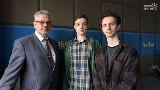 T. Łodej, B. Wiśniewski. M.Ołubiec- Ostrowieckie technikum to prawdziwa "kuźnia" olimpijczyków  