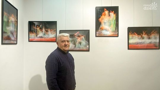 „Taniec światła” Jarosława Siłakiewicza otwiera rok wystaw w Galerii „U Strasza”