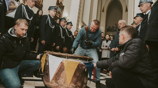 Taraban w Iwaniskach znów budził panny