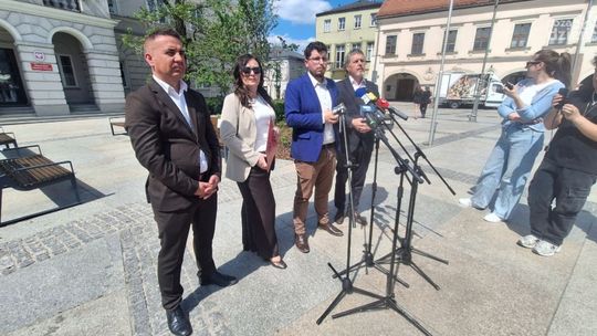 Temat rynku pracy w Kielcach podczas konferencji PiS